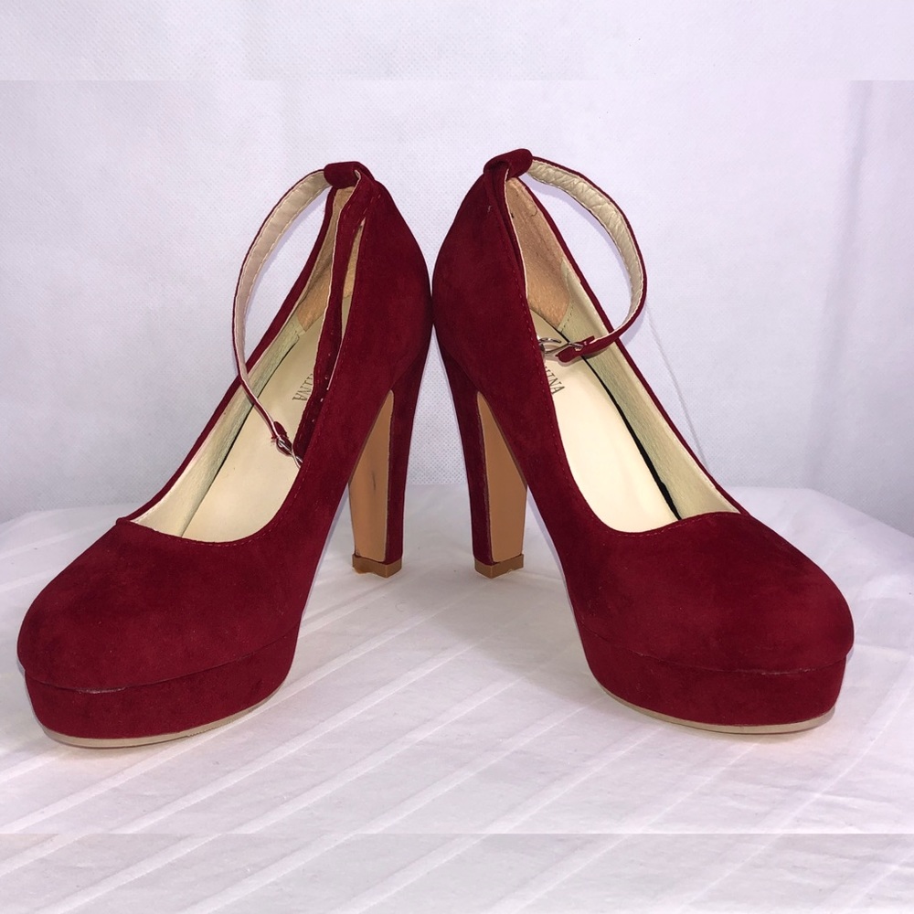 Women Ankle Strap Platform Pumps